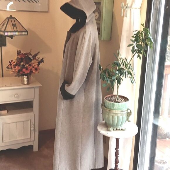 Vintage Alorna Maxi Length Hooded Coat. Retro,  Maxi Length,  Faux Fur Trim - Picture 6 of 16
